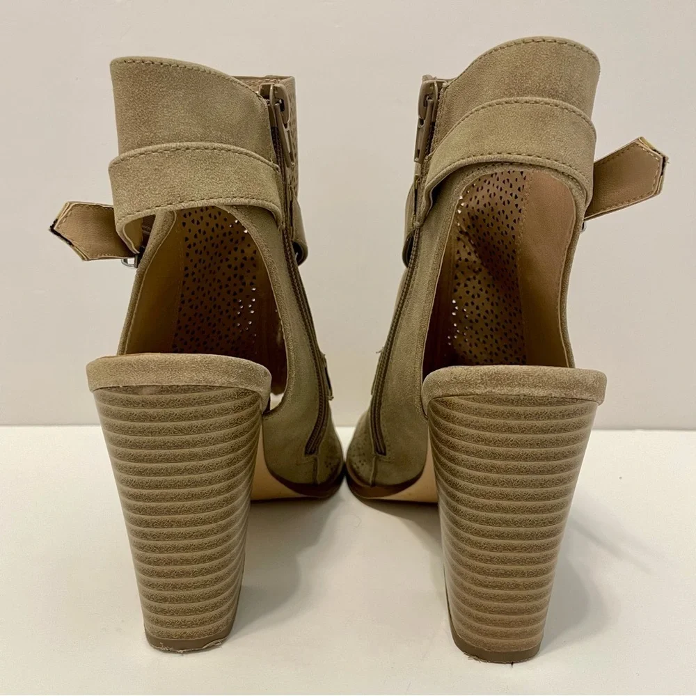 Restricted Brand Women’s Peep Toe Perforated Tan Booties Size 9